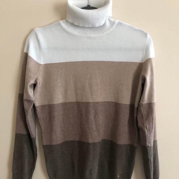 Turtle neck striped sweater - Picture 2 of 4